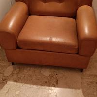 Poltrona vintage in pelle chiara