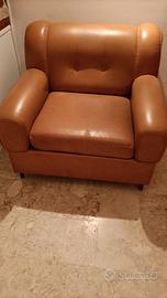 Poltrona vintage in pelle chiara