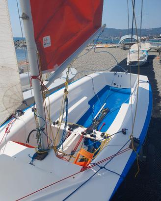 Vaurien Faccenda completo con spinnaker e carrello