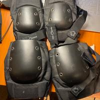 Set ginocchiere gomitiere protezioni skate pattini