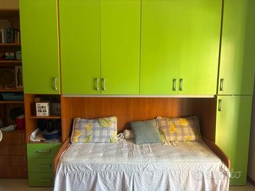 armadio a ponte con due letti