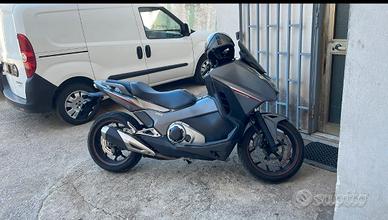 Honda Integra 750 Sport