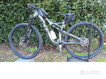 Mountain bike biammortizzata Specialized