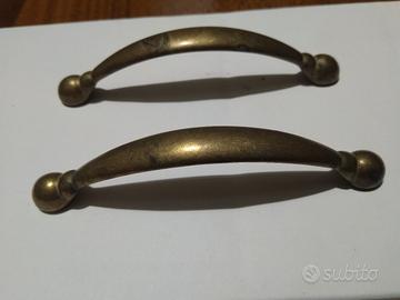 2 maniglie nuove  stile antico per vecchi mobili 