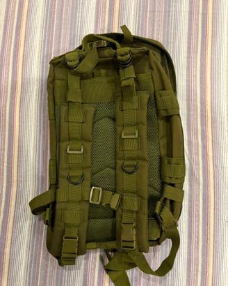 Zaino per outdoor e softair con tasca camelbag