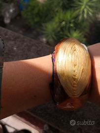 Bracciale in legno decorato a mano