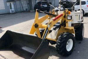 Minipala Yanmar V1 snodata, Targata con 550 ore.