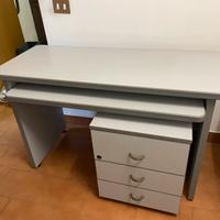 Scrivania ufficio  con 2 cassettiere + 2 sedie rot