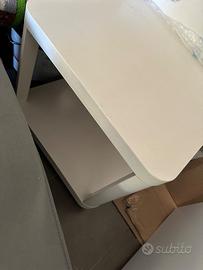 Tavolino con rotelle