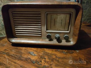 Magnadyne anni '50 in radica originale