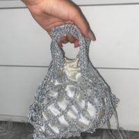 Borsa elegante all'uncinetto 