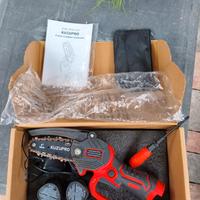 sega elettrica 4" + 2 batterie 