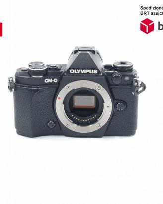 Olympus OM-D E-M5 II
