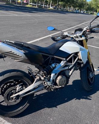Aprilia Dorsoduro 750