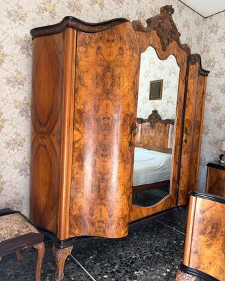 Armadio vintage a tre ante, ritiro a carico vostro