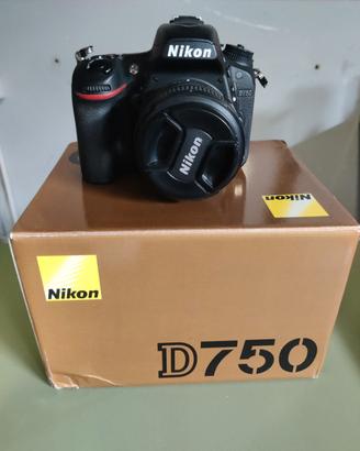 Nikon D750 + Nikkor 50 mm 1.8G  + seconda batteria