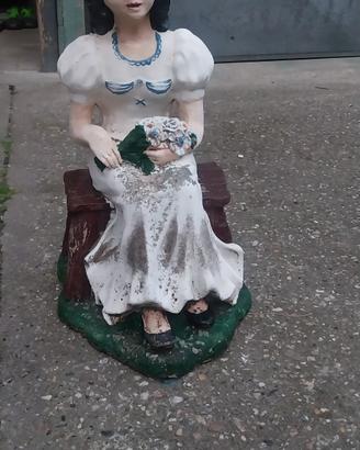 una statua