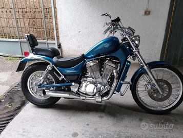 Suzuki indruter 750