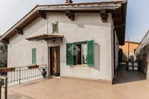 4 LOCALI A CAPRANICA