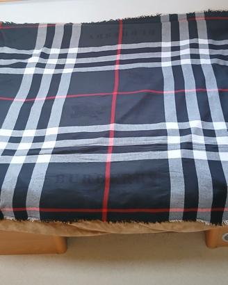 Sciarpa/scialle/coperta Burberry 100% Cashmere