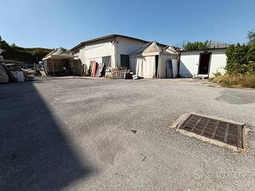 Immobile di 350 m² con 3 locali a Roma