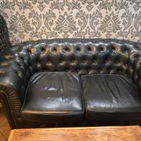 Divano tipo Chesterfileld
