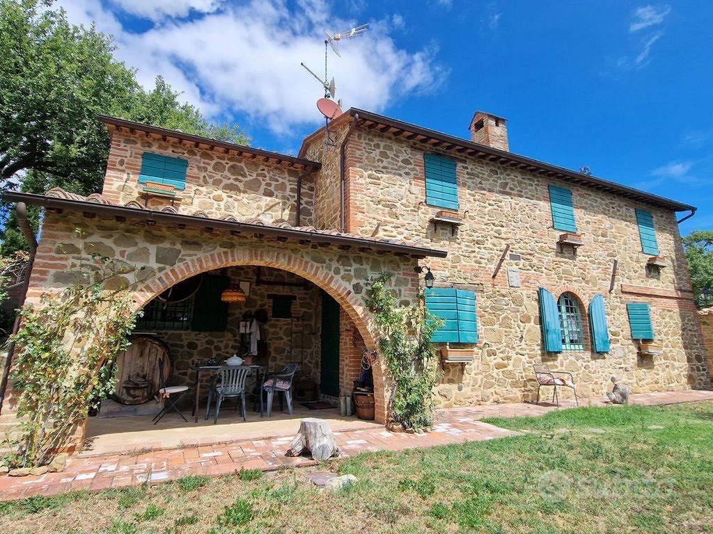 Rustico / Casale di 400 m² con più di 5 locali e b - Vista 6