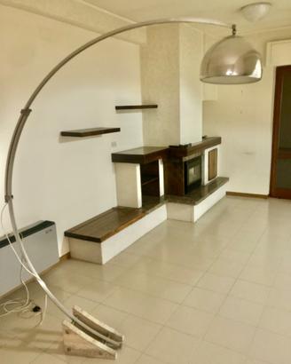 Lampada ad arco design anni  70