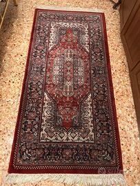 Tappeti persiani rossi