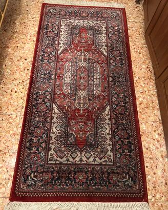 Tappeti persiani rossi