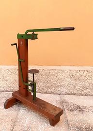 Tappatrice d'epoca Ing. Bertolaso