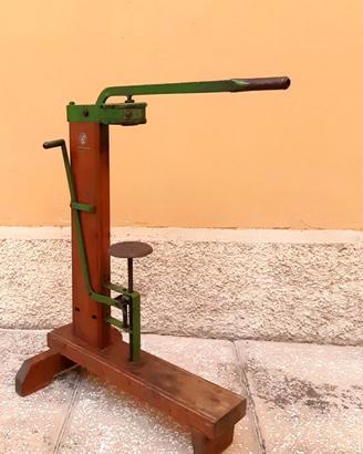 Tappatrice d'epoca Ing. Bertolaso
