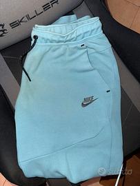 Pantaloni Nike Tech