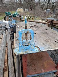 1 Banco da lavoro con 1 Morsa Tubi RITIRO a Parma