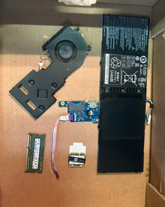 Pezzi ricambio pc portatile