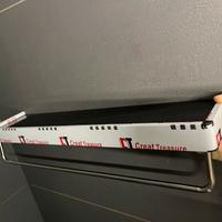 Mensola nera e cromata nuova