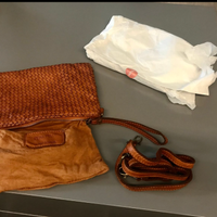 SUNJOYpochetteTRACOLLApelleBOTTEGAvenetaRETAIL195€