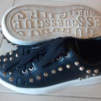 GUESS Scarpe Sneaker Donna con Borchie