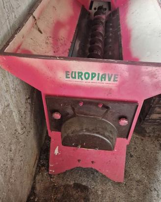 Pigiatrice per uva a cardano