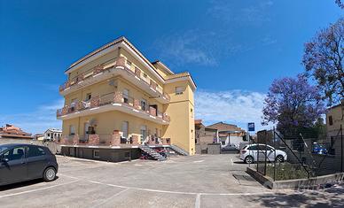 Appartamento in zona centrale con posto auto