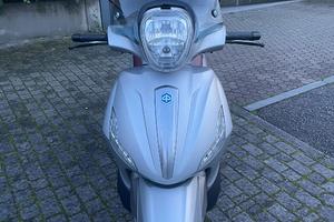 Beverly 350