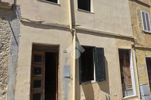 3 LOCALI A SORSO