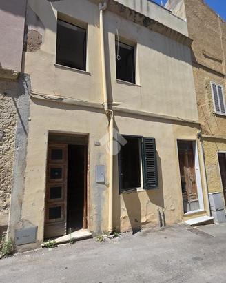 3 LOCALI A SORSO