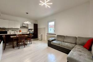 APPARTAMENTO BICAMERE CON AMPIO CAPANNONE