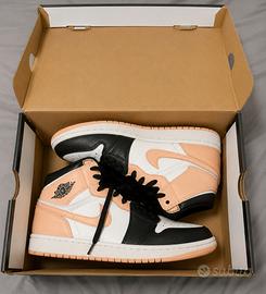 NIKE AIR JORDAN 1 MID