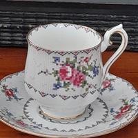Tazza royal albert Petit  point