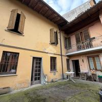 CASA DI CORTE A VEROLANUOVA