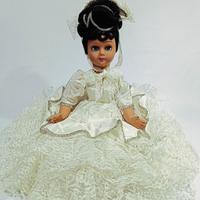 Bambola in abito da sposa (anni '60)