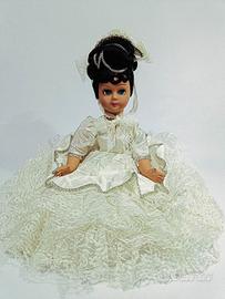 Bambola in abito da sposa (anni '60)