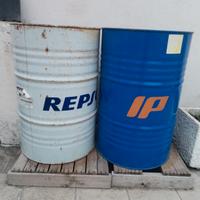 2 bidoni olio grandi